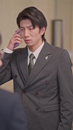 【她比星辰更闪耀】79集短剧免费高清在线看