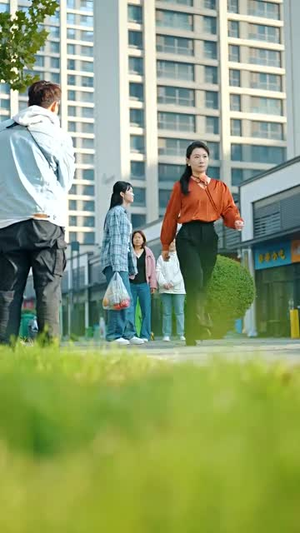 【乘风破浪的我妈】65集免费短剧全集畅看