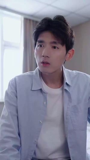 【刚被分手，校花产房叫我签字】25集短剧在线免费完整观看