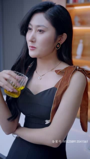 【离婚妈妈竟是霸总白月光】101集短剧免费在线看全集