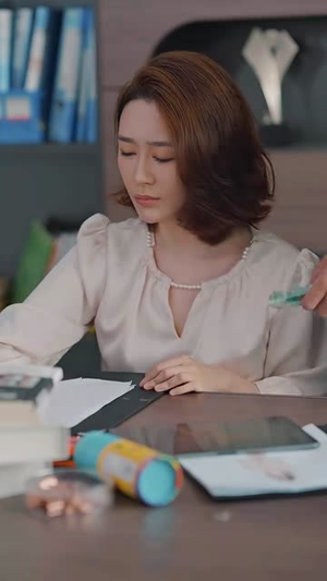 【穿越后，皇上追来现代了】95集在线免费短剧全集赏