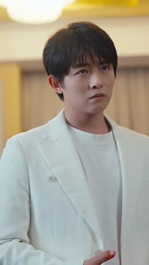 【欺人不欺帽】50集免费短剧在线观看