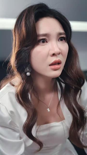 【我给总裁老婆当保镖】36集免费在线短剧观看