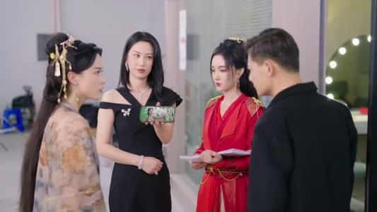 【许你万丈光芒】16集高清短剧在线畅看