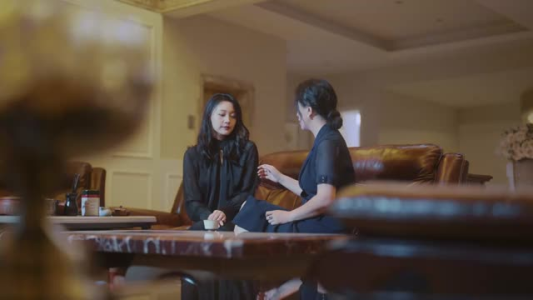 【向她逆光而来】26集短剧免费在线完整看