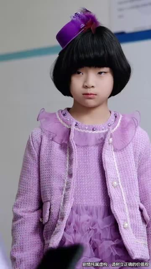 【丑小鸭路人甲哥哥们抱她回家】76集短剧在线免费完整观看