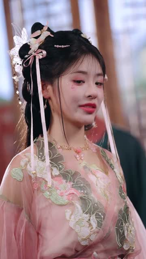 穿越后我帮小祖宗振兴家族（70集）热门短剧推荐。