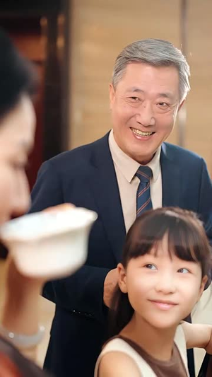 萌宝告状农民工爹地是战神 (60集) 全剧免费观看