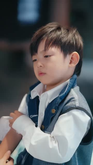 反派幼崽总在帮我攻略他爹（80集）免费看短剧全集