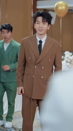 直播：开局一句话气哭校花（83集）免费观看就是爽