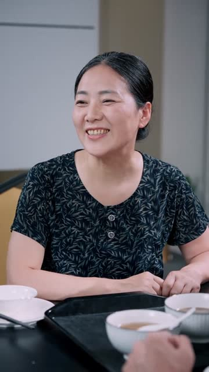 非正常美食系统 (100集) 免费短剧大全