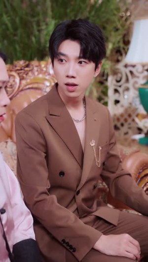 【中年被裁后，我拿下总裁弟弟】66集短剧全集免费赏看