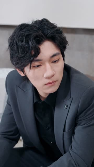 【招惹黑月光后，我被一味偏纵】80集短剧全集在线免费欣赏