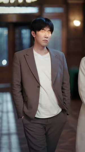 【乞丐赠我通天眼】129集短剧在线免费赏看